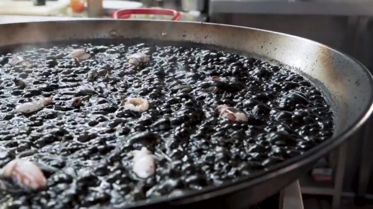 Receta de arroz negro o paella negra